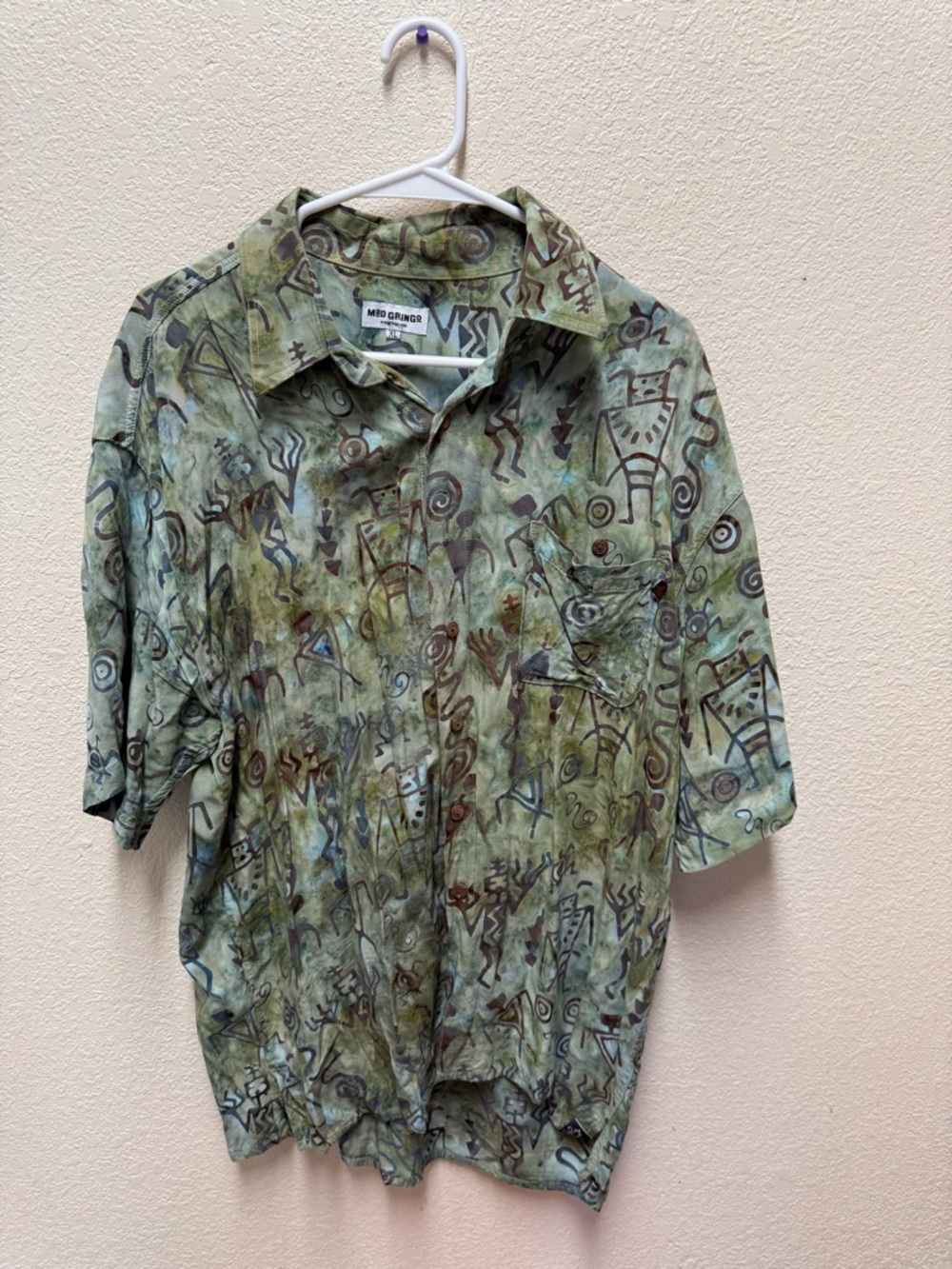 Mad Gringo branded men's button-down shirt in size XL